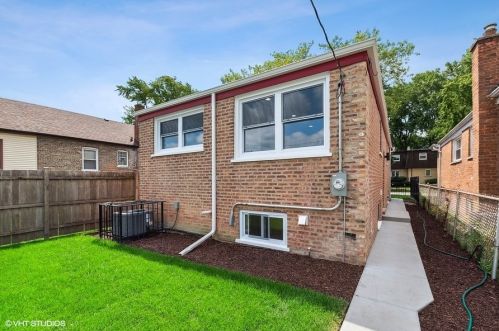 352 91st St, Chicago IL 60619-7427 exterior