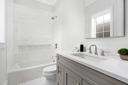 2137 Clifton Ave, Chicago IL 60614-4116 exterior