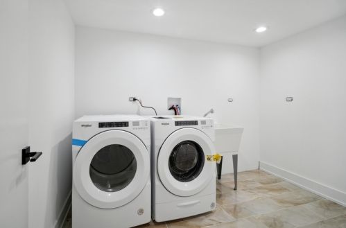 6300 Leroy Ave, Chicago IL  60646-4814 exterior