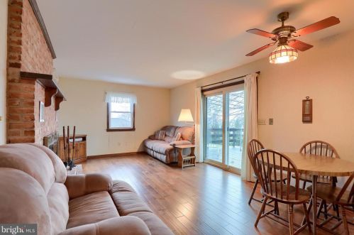 154 Amsterdam Rd, Lancaster PA 17603-9719 exterior