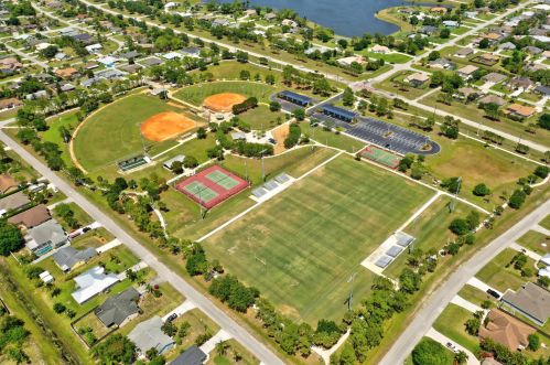 2885 Eagle Dr, Fort Pierce FL 34951-2374 exterior