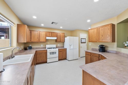 6931 Harrier Loop, Tucson AZ  85756-8614 exterior