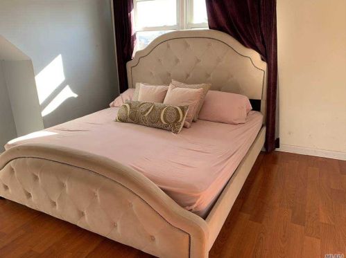 20 Gates Ave, Valley Stream NY 11580-3205 exterior