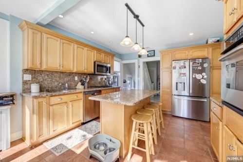 152 Madison Ave, Cresskill NJ 07626-1301 exterior