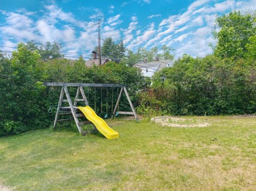 171 Village St, Concord NH 03303-4520 exterior