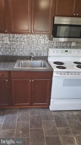 99 Singley Ave, Runnemede NJ 08078-1532 exterior