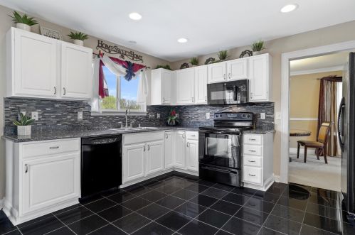 9224 Edgewater Dr, Milwaukee WI 53224-5264 exterior