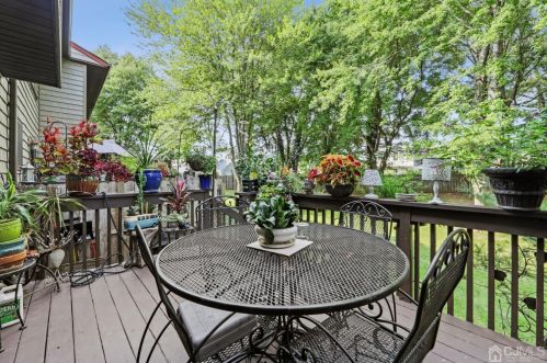 81 Pheasant Run, Edison NJ 08820-2943 exterior