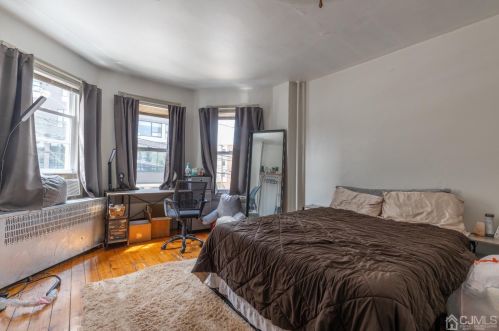 138 Hamilton St, New Brunswick NJ 08901-1806 exterior