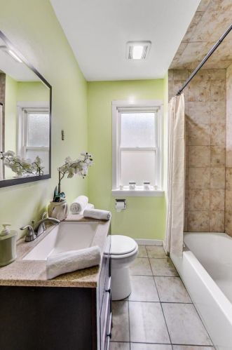 5043 Tripp Ave, Chicago IL 60630-2727 exterior