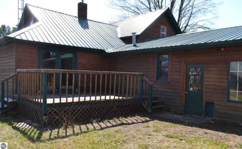 208 Lincoln St, Kalkaska MI 49646-9441 exterior