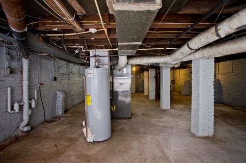 61 Euclid Ave, Springfield MA 01108-1725 exterior