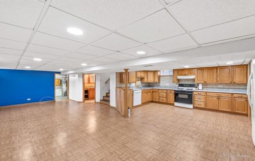 5431 Newcastle Ave, Chicago IL 60638-2303 exterior