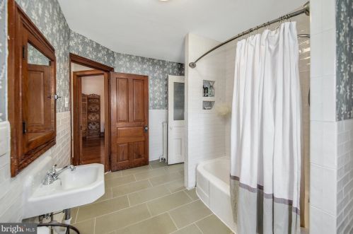 26 Penrose St, Quakertown PA 18951-1328 exterior