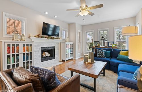 4890 Ashland Ave, Chicago, IL 60609-4233