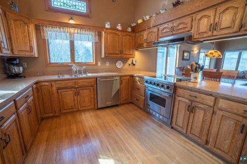 1901 Rice Lake Rd, Duluth MN 55811-4812 exterior