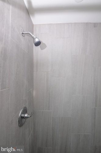 605 20 St, Philadelphia PA 19140-1005 exterior