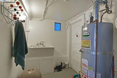 1460 Bancroft Way, Berkeley CA 94703-1759 exterior