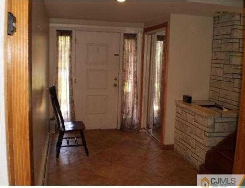 352 Rahway Rd, Edison NJ  08820-1115 exterior