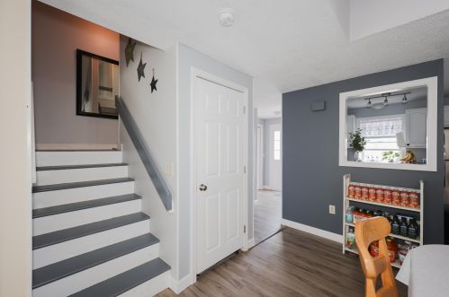 23 Vinton Dr, Concord NH  03303-1582 exterior