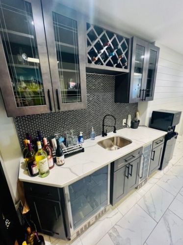 1814 Carson St, Pittsburgh PA  15203-1708 exterior