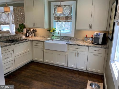 7625 Locust Grv Rd, Glen Burnie MD 21060-8453 exterior