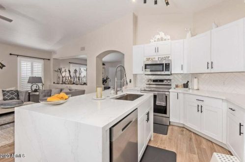 23009 24th St, Phoenix AZ  85024-9530 exterior