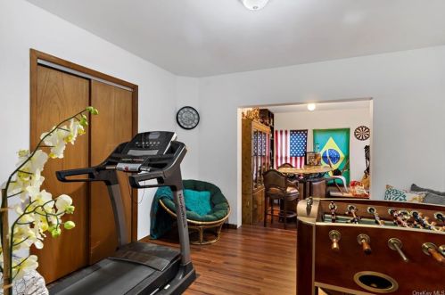 232 Prospect Ave, Mount Vernon NY 10550-2348 exterior