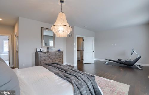 453 Delp Rd, Lancaster PA 17601-2915 exterior