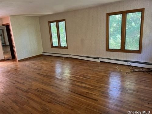 7 Croydon Ct, Huntington Station NY 11746-6143 exterior