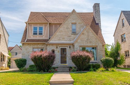 2832 68th St, Milwaukee, WI 53219-2903