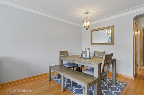 4542 Reserve Ave, Chicago IL 60656-2400 exterior