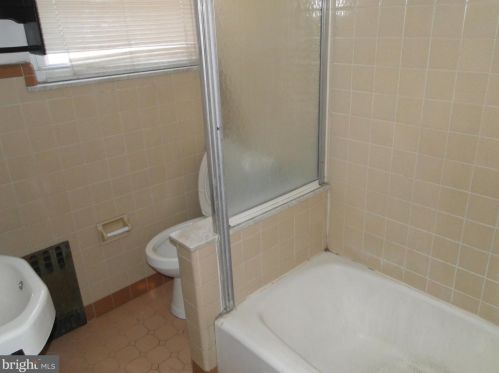 616 56 St, Philadelphia PA 19143-5704 exterior