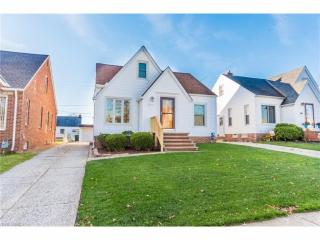 5615 Brownfield Dr, Cleveland OH  44129-4208 exterior