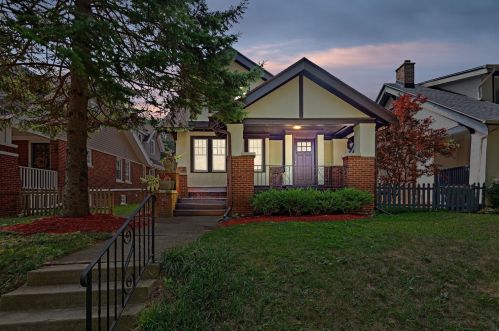 4305 Farwell Ave, Milwaukee WI  53211-1758 exterior