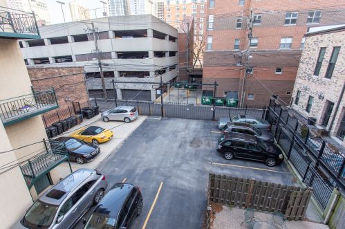 857 La Salle St, Chicago IL  exterior