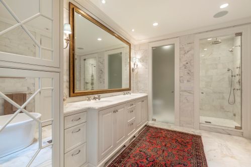 1521 State Pkwy, Chicago IL 60610-1613 exterior