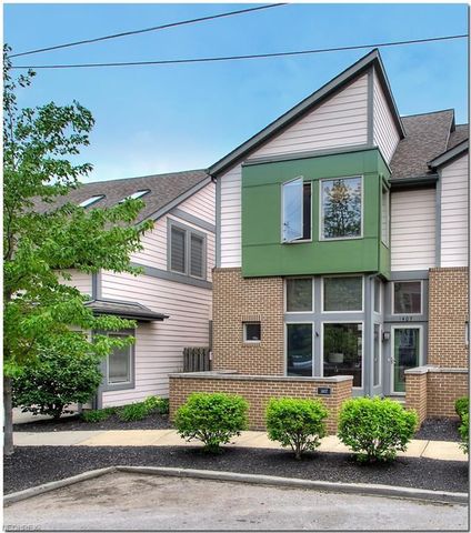 1407 Ridgewood Ave, Cleveland OH  44107-5014 exterior