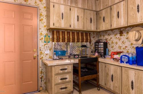 1609 Betty Elyse Ln, Phoenix AZ 85032-4297 exterior