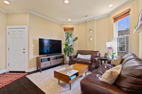 3009 Belden Ave, Chicago IL 60647-2804 exterior