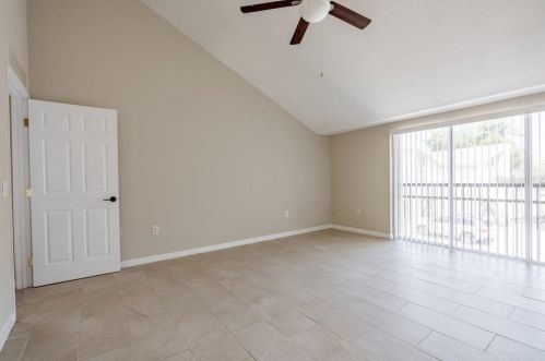 9517 Citrus Glen Pl, Tampa FL  33618-4032 exterior