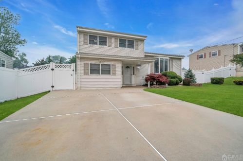 4 Exeter St, Old Bridge NJ 08857-2202 exterior