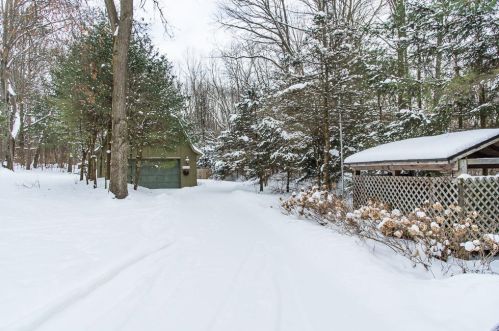 2910 5 St, Kalamazoo MI 49009-8589 exterior