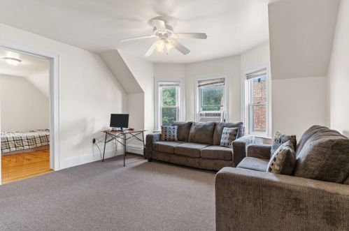 246 Smith St, Providence RI 02911-3307 exterior