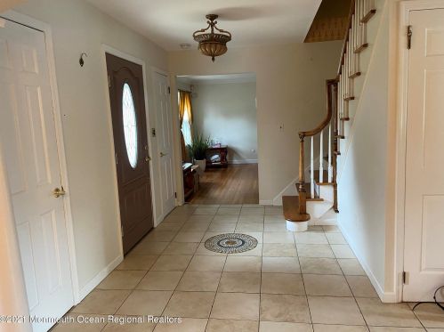 9 Arlene Dr, West Long Branch NJ  07764-1160 exterior