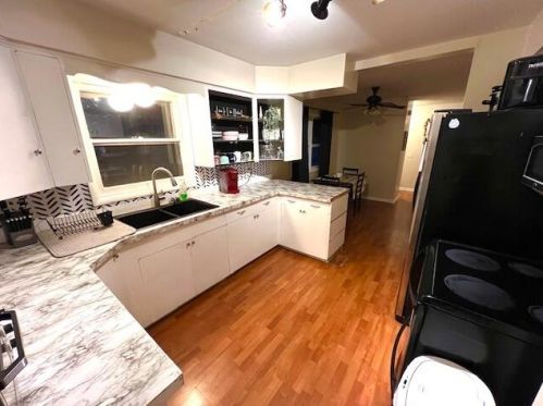 1070 James Ave, Meskegon MI  49442-2136 exterior