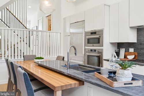 761 Cleveland St, Philadelphia PA 19146-2909 exterior