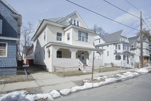 50 Hollywood St, Springfield, MA 01108-2752