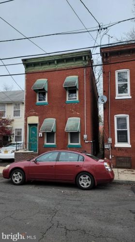 264 Church St, Trenton, NJ 08618-4633