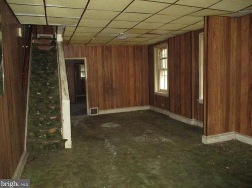 1144 Walnut St, Chester PA 19013-6135 exterior